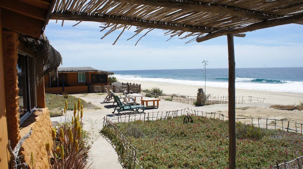 Hallan muertos a dos estadounidenses en una habitación de hotel en México