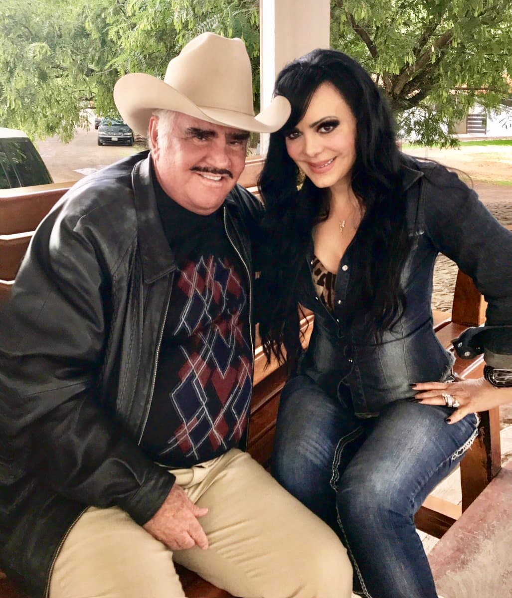 Ahora que se retiró Vicente Fernández, los artistas no dejan de visitarlo a su rancho