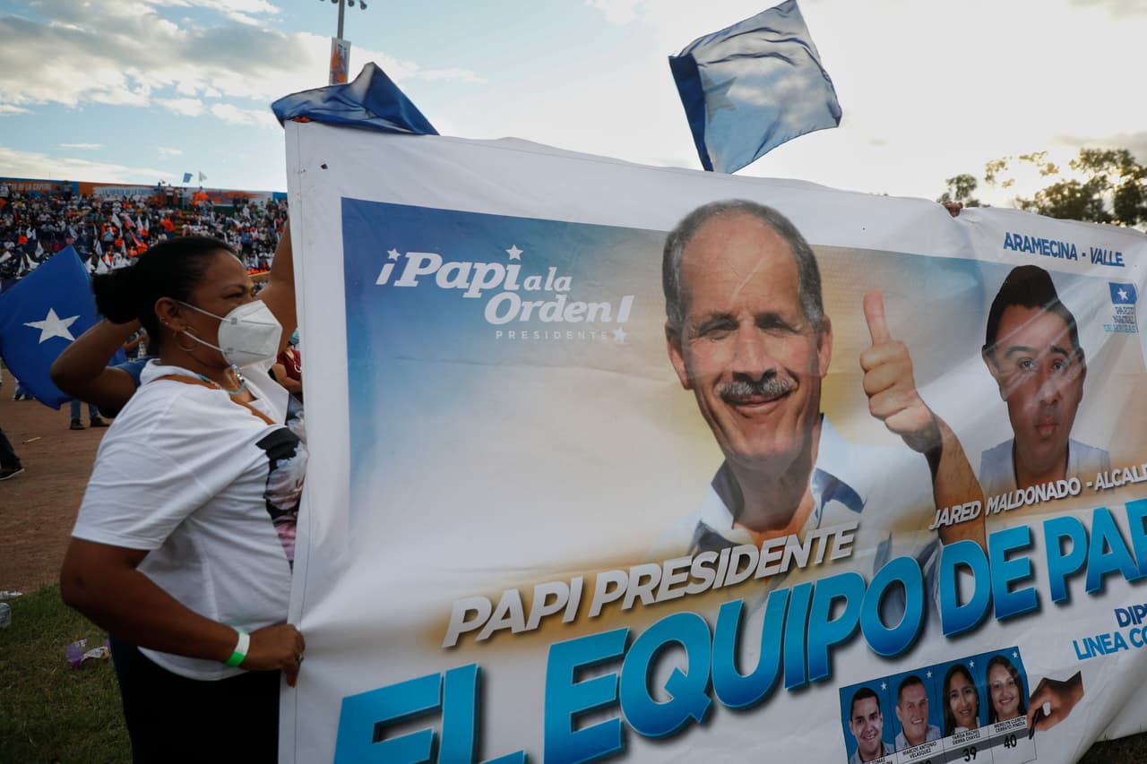 Bono de ayuda o arma electoral: ¿podrá el partido gobernante en Honduras "comprar" las presidenciales?