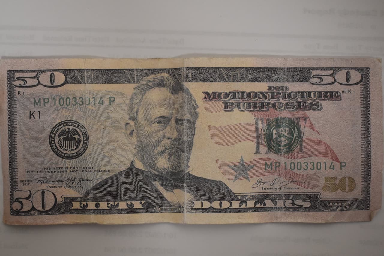 Busque facturas marcadas con la palabra "Réplica" (a menudo en letra pequeña).