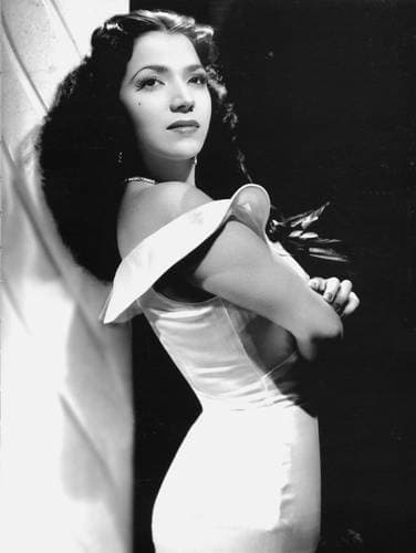 Según su hija, don Armando, quien murió en 2012, hizo las primeras fotografías de María Victoria, Pedro Infante y María Félix.
<br>