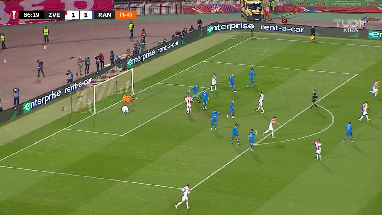 ¡TIRO ATAJADO! disparo por Guélor Kanga.