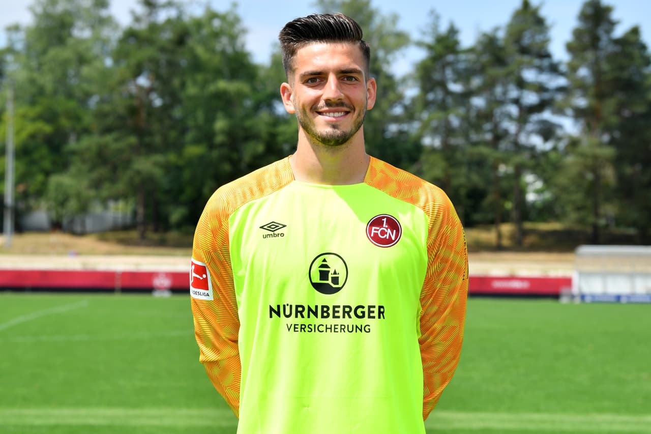 Portero: Fabian Bredlow (1.F.C. Nuremberg) - 1,1 millones de dólares