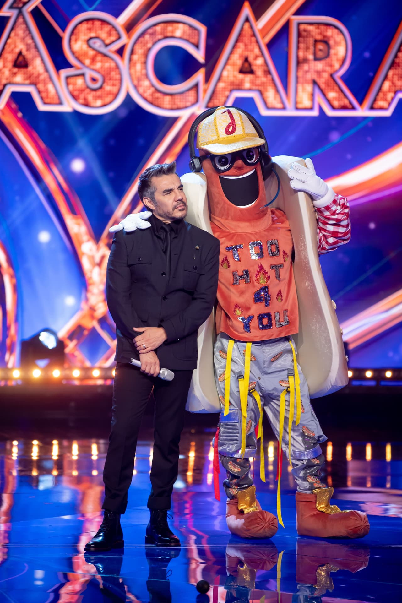 La primera vez que el conductor vio a Jocho aseguró que se trataba de Manuel Landeta. Sí su predicción fuera cierta, Juanpa tendría que raparse, pero si se equivocaba él tendría que aventarse en paracaídas con el 'influencer'.