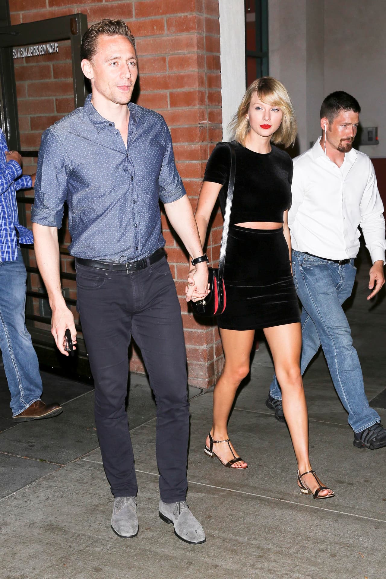 En 2016, Taylor Swift salió durante unos meses con Tom Hiddleston y, según declaró el actor, 
<b><a href="https://www.univision.com/entretenimiento/tom-hiddleston-habla-sobre-su-breve-noviazgo-con-taylor-swift-y-la-camiseta-con-la-que-proclamo-su-amor-por-ella">la relación no funcionó</a></b> porque era demasiado pública.