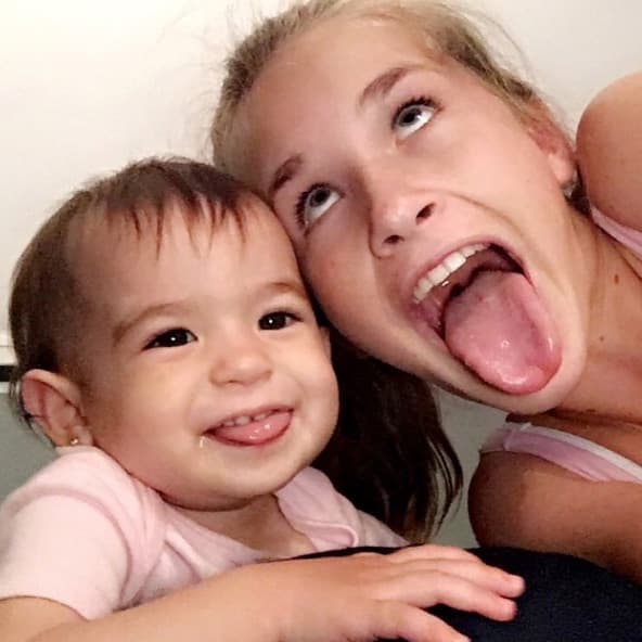 Alan Tacher: "Y estas loquitas mías????? Hahahah @michelletacherbernal @nicoletacherr creo q están felices!!!!". (Junio 14, 2016)