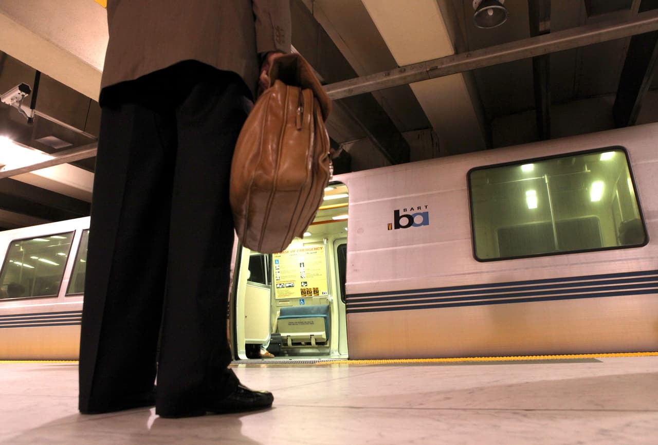 Por qué, a pesar de que muchos californianos quieren mejorar el transporte público, las ciudades no lo aprueban