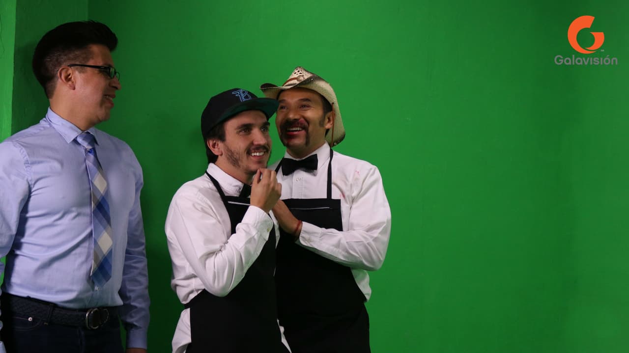 Luis Manuel y Mike se divirtieron al máximo al grabar esta escena.