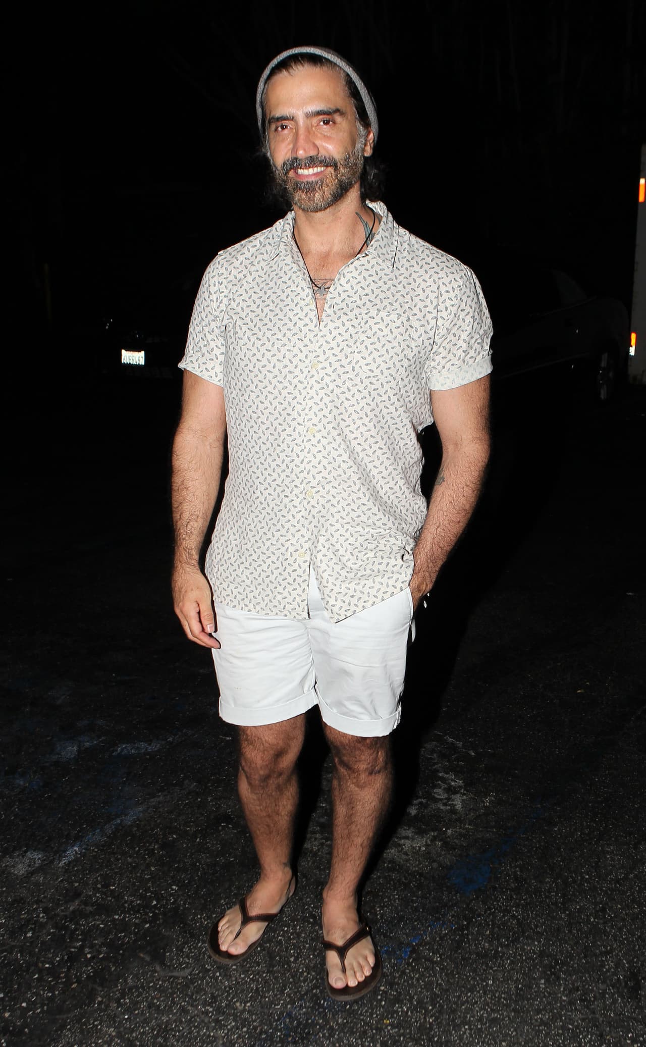 Al 'potrillo' además, le encanta la moda fashion y casual y no le importa aparecer en pantalón corto, sandalias y hasta con gorra. Sus fans aseguran que él luce increíble se ponga lo que se ponga.