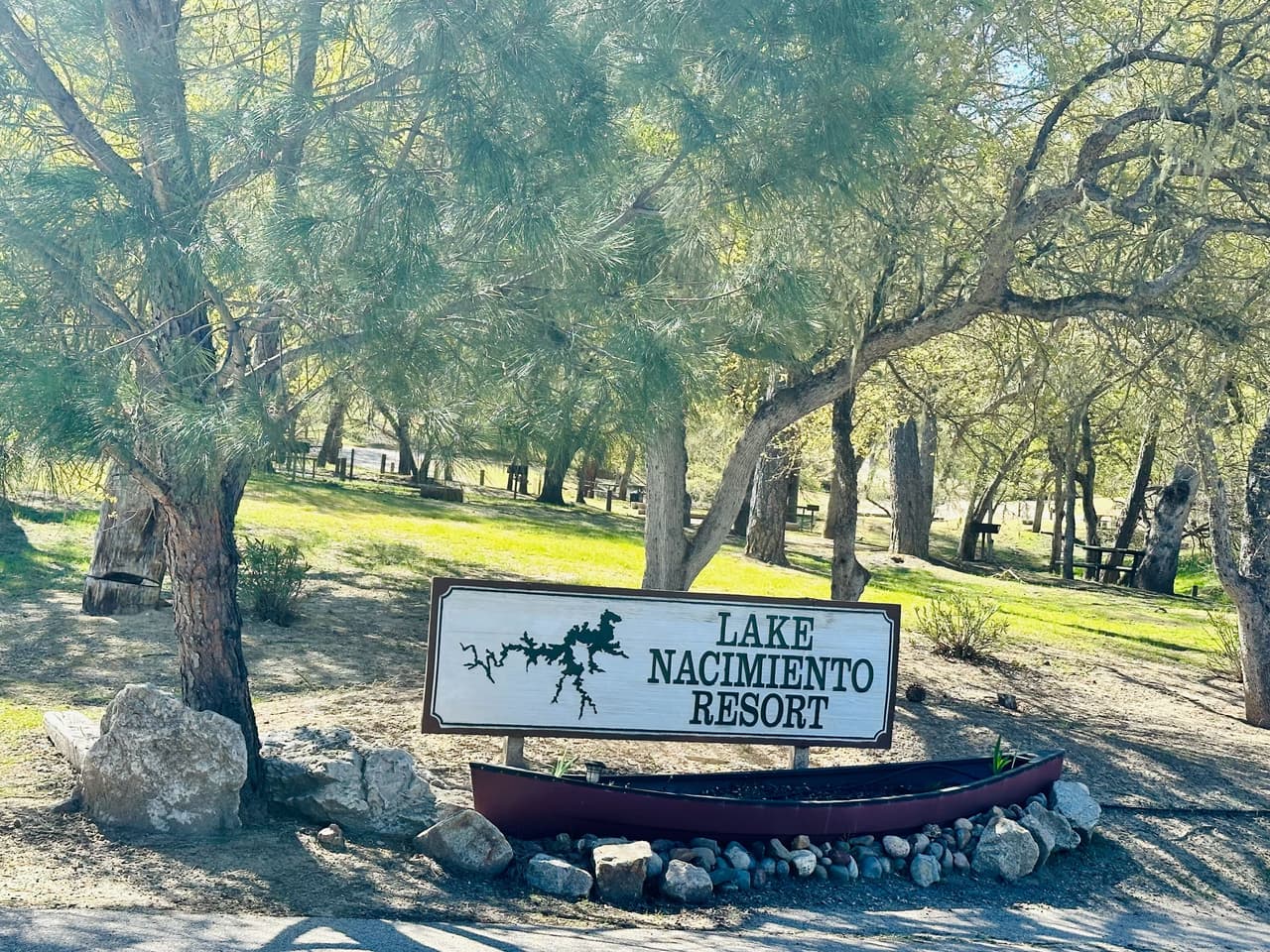 El lago Nacimiento se ubica a unos 20 minutos al oeste del centro de Paso Robles, es uno de los secretos mejor guardados de la costa central.
<br>