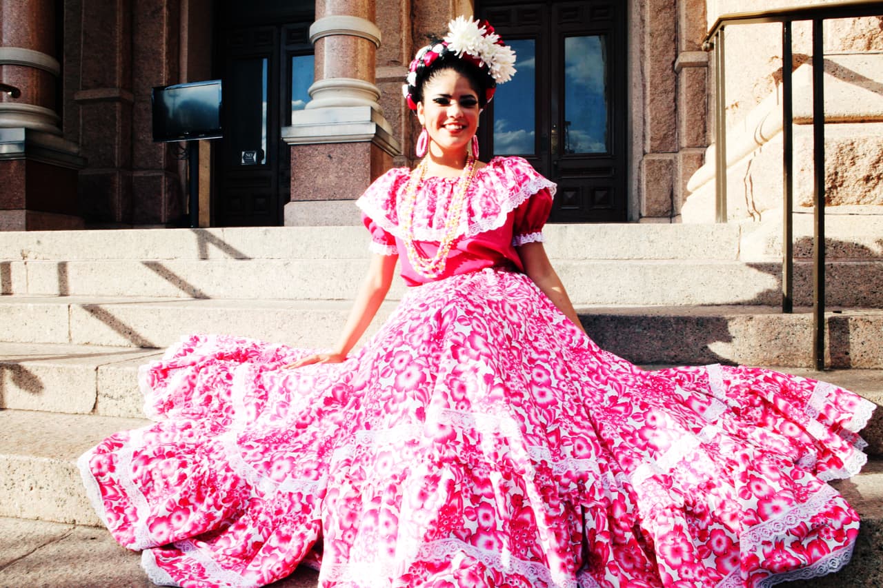 El equipo de Univision dio El Grito con mariachi y grandes espectáculos desde el Capitolio de Texas.