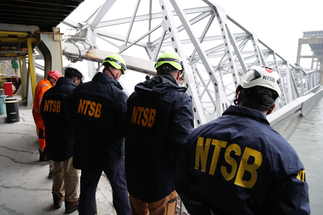 Autoridades, mientras tanto, analizaban todas las posibilidades para seguir los trabajos en la zona.