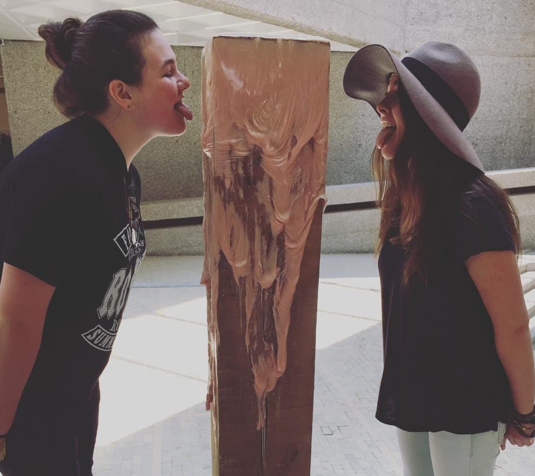 Alix tuvo a sus dos hijos con el empresario Jack Derzavich.