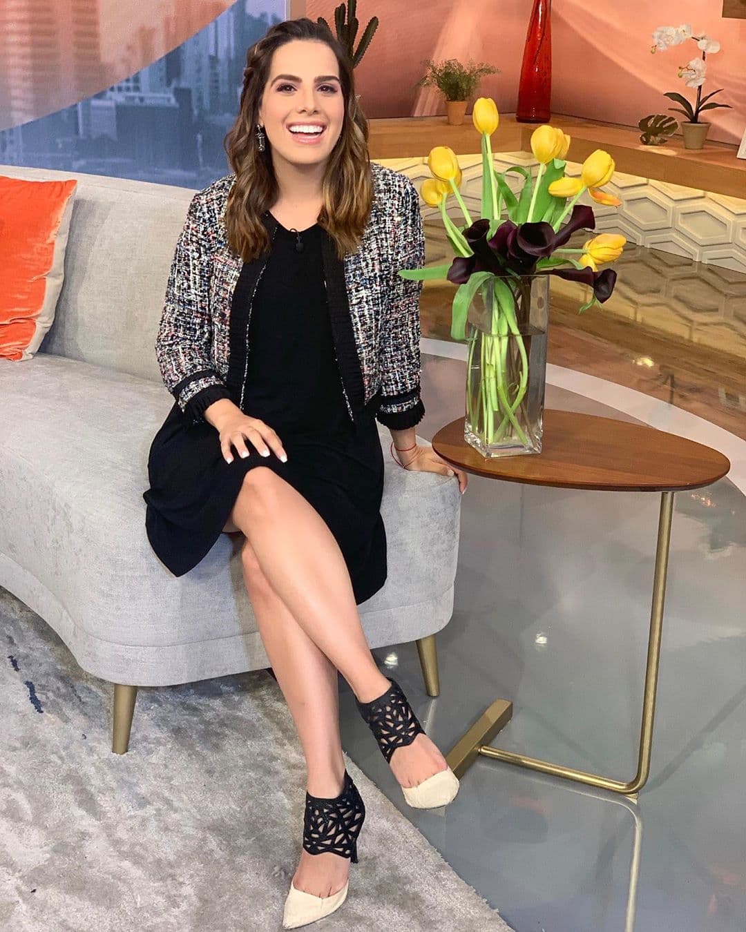 En los últimos días la hemos visto con vestidos más holgados que le permiten estar más cómoda ahora que su vientre empieza a crecer.
<br>