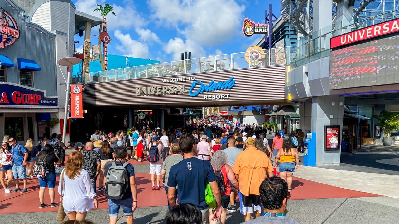 Visitantes vacunados no usarán mascarillas dentro de Universal Orlando 