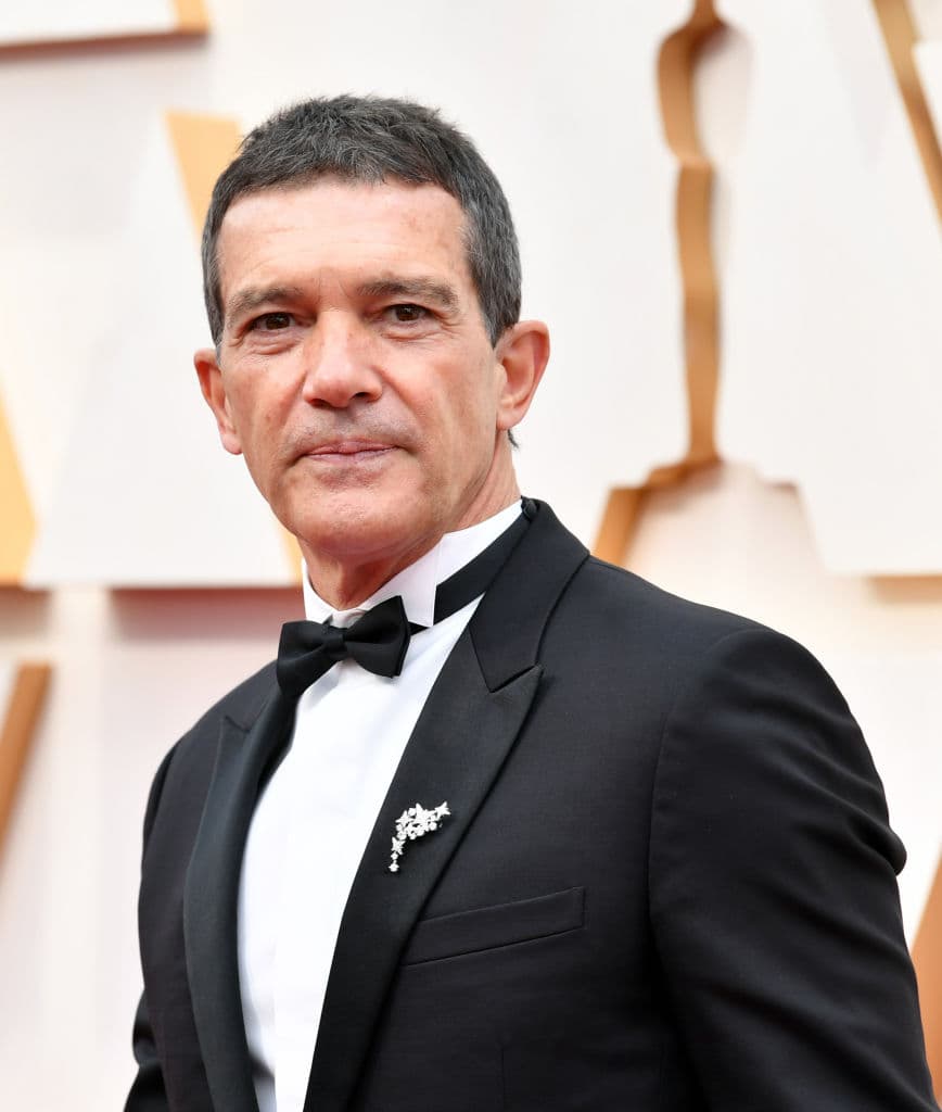 <b>Antonio Banderas</b> tuvo que permanecer 21 días en estricto confinamiento, para superar el contagio de COVID-19 que le confirmaron el día de su cumpleaños #60.