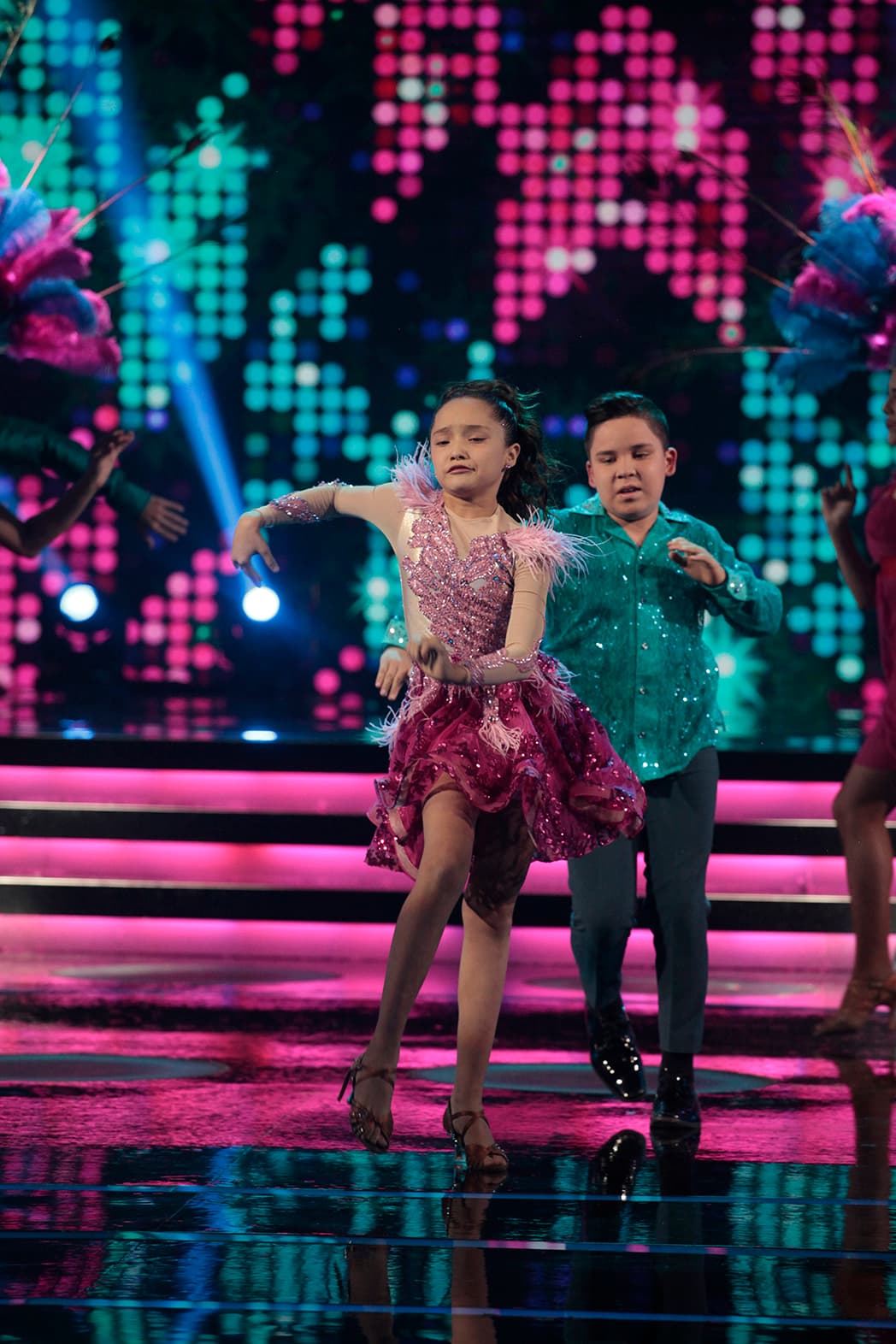 La historia comenzó a cambiar para estos pequeños en la sexta gala, cuando Flor y Yahir pusieron a prueba su talento con ritmos latinos.