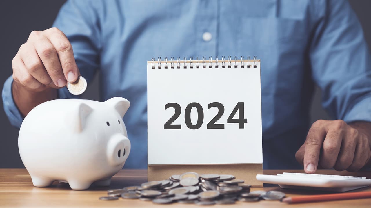 ¿Qué nos espera en finanzas en 2024? Consejos para ahorrar y no endeudarte