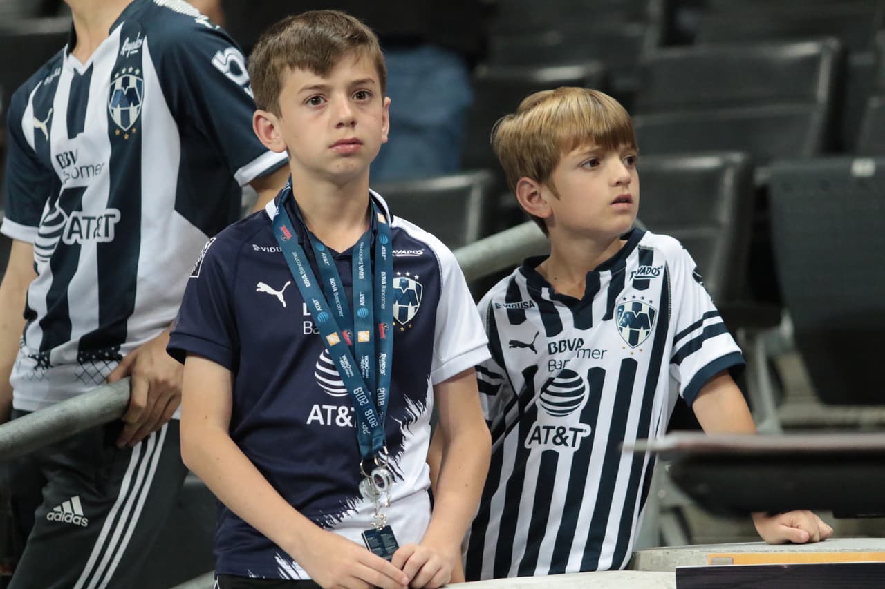 El colorido, el ambiente y la pasión previo al arranque del cotejo Semifinal de la Liga Campeones entre Rayados del Monterrey y el Sporting Kansas City.