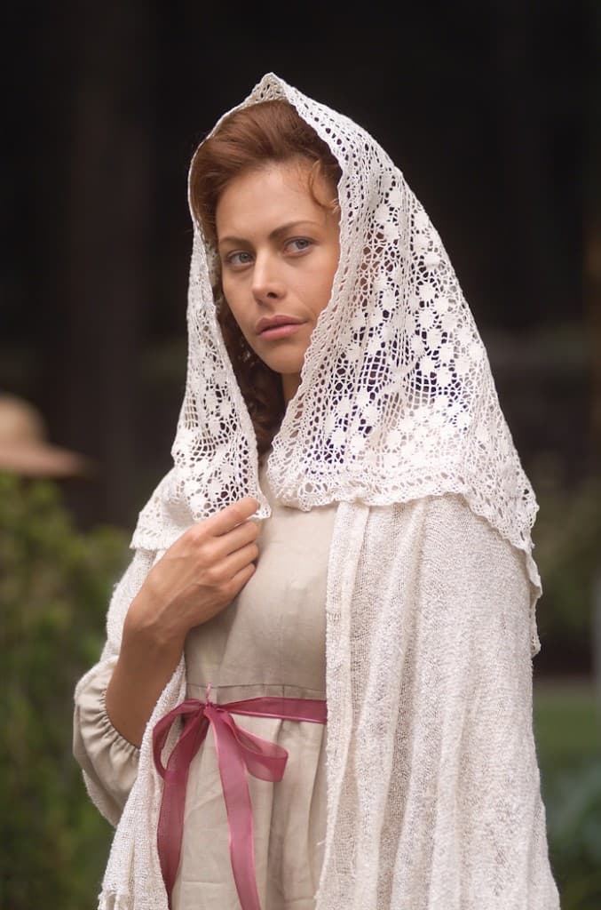 Entre los personajes de telenovela que aparecen en su publicación se encuentran 
<b>Perla de <a href="https://www.univision.com/shows/alborada" target="_blank">'Alborada'</a></b>, una historia de época que protagonizaron Lucero y Fernando Colunga en 2005.
<br>