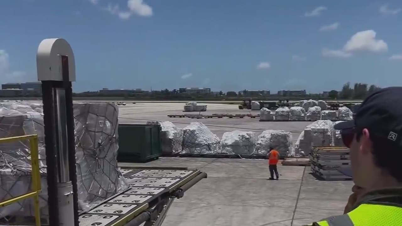 Llega a Cuba donativo de ayuda estadounidense con valor de $100 millones