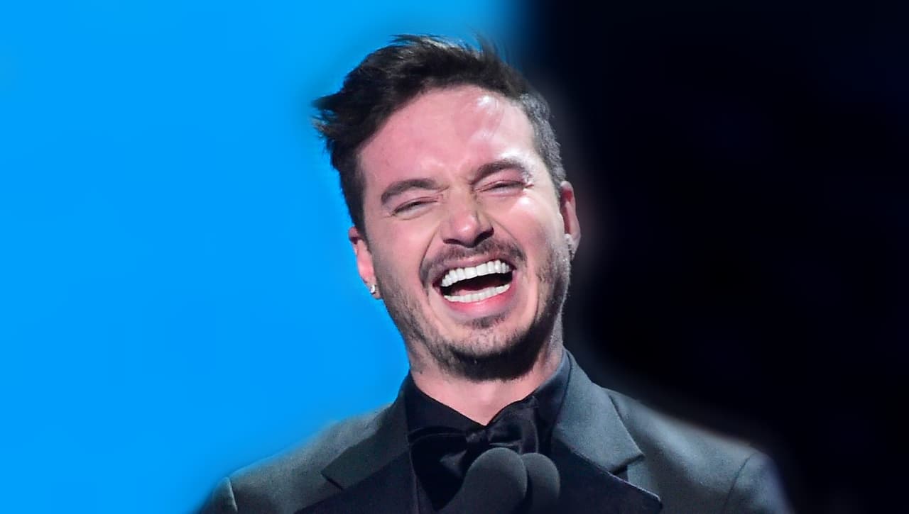 En el aspecto profesional será un buen año y estará recibiendo reconocimientos y premiaciones así como la oportunidad de actuar junto a otras figuras estelares. En noviembre una cuestión de familia le obligará a cancelar ciertos conciertos o presentaciones, pero podrá recuperarse rápidamente.