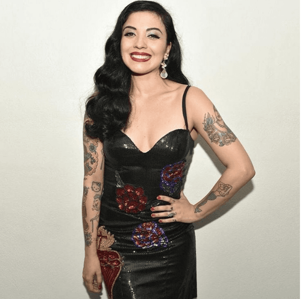 Como verás, las flores las lleva impresas en cada diseño.