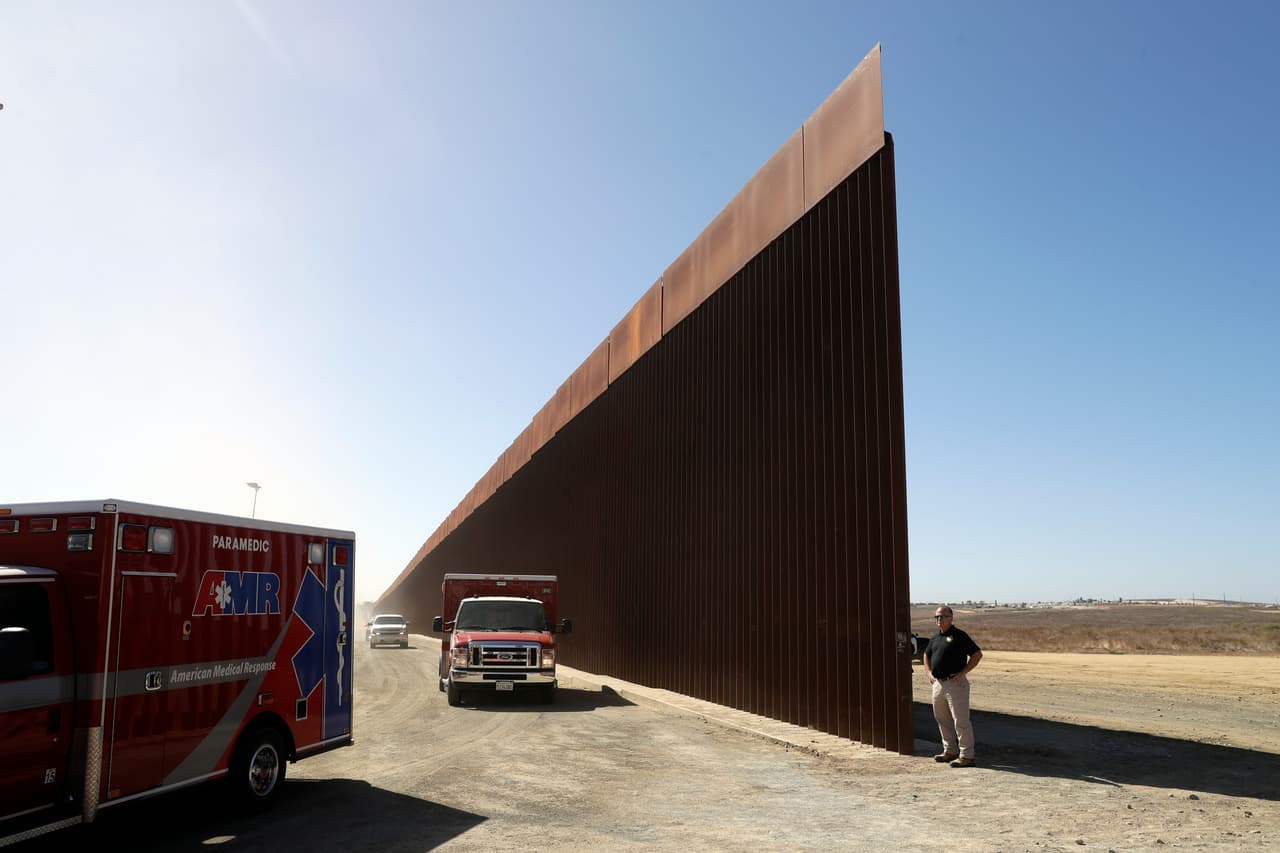 Líder de un comité del Congreso pide investigar un contrato por $400 millones para la construcción de un tramo del muro