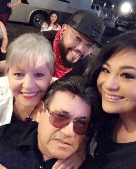 Hasta ahora, Suzette ha logrado bajar al menos 70 libras, lo que la ha hecho lucir aún más parecida a su fallecida hermana.