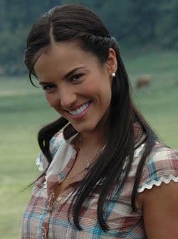 <b>Gaby</b>, por su parte, dijo al programa 'Paparazzi' que 
<b><a href="http://www.univision.com/temas/edith-gonzalez" target="_blank">Edith</a></b> le había dado una cachetada muy fuerte y que se le había pasado la mano.