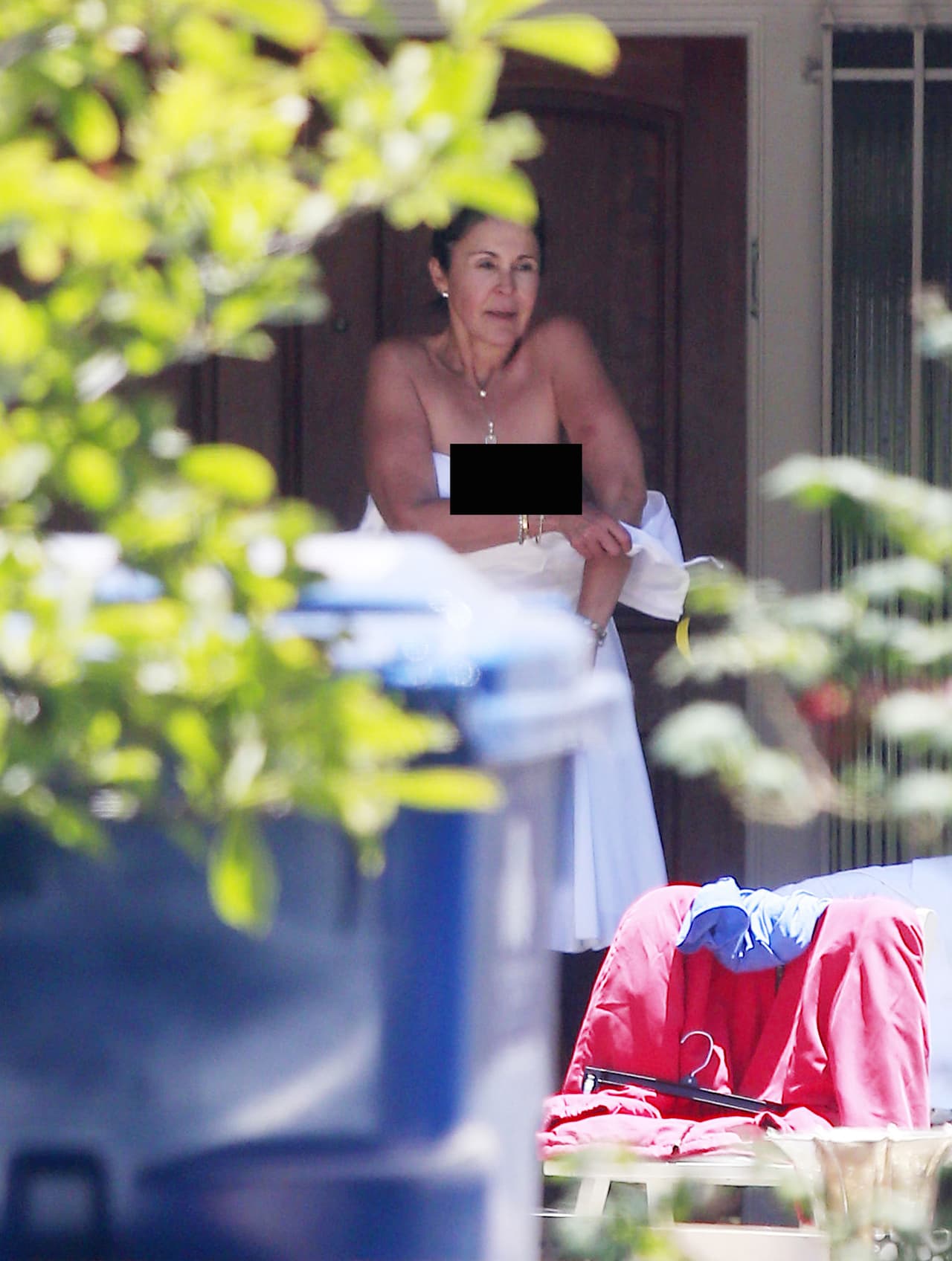 Oops! Sus senos quedaron al aire.