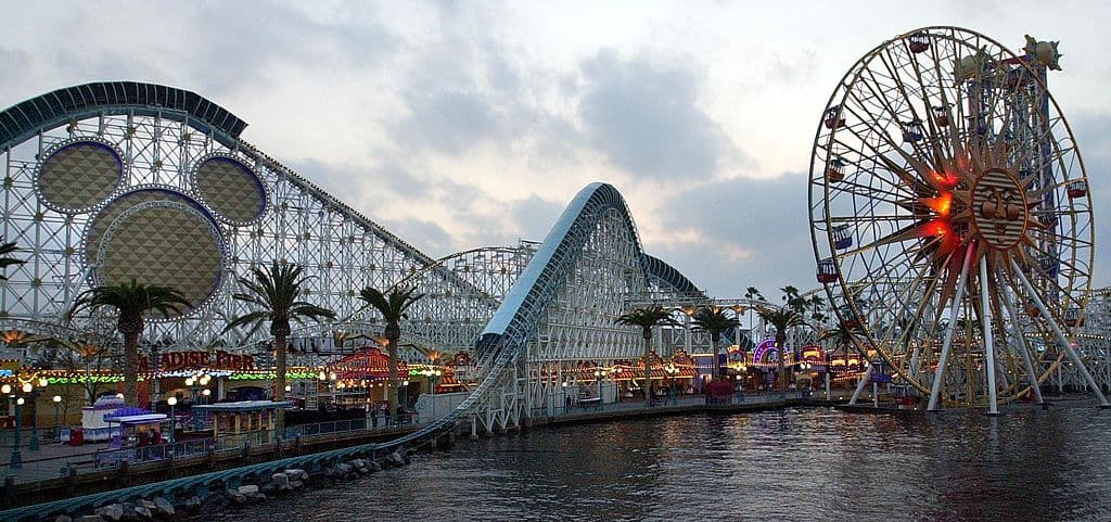 <b>8. Parque Disneylandia en Anaheim, California.</b> Abrió sus puertas al público en 2001, al lado del Disneyland Resort, con una gran variedad de paseos y atracciones. Foto: Scott Nelson/AFP/Getty Images.