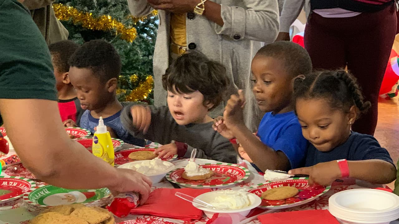 La donación de Amazon a SEARCH Homeless Services es parte de una iniciativa destinada a beneficiar a cinco organizaciones sin fines de lucro en los Estados Unidos.