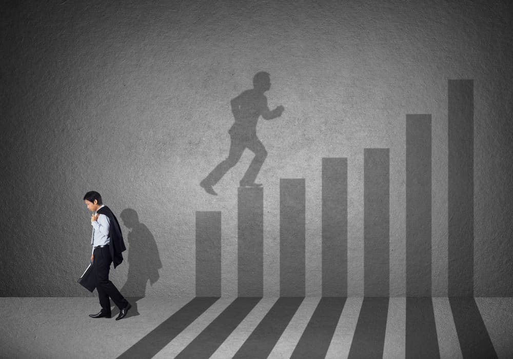 Los conceptos negativos que hemos ido construyendo a lo largo de nuestra vida y que se han impregnado en nuestro ser interno actúan como verdaderos frenos que nos impiden alcanzar nuestras metas.
<br>Al identificarlos podemos contrarrestarlos utilizando las herramientas sicológicas y metafísicas que tenemos a nuestra disposición.