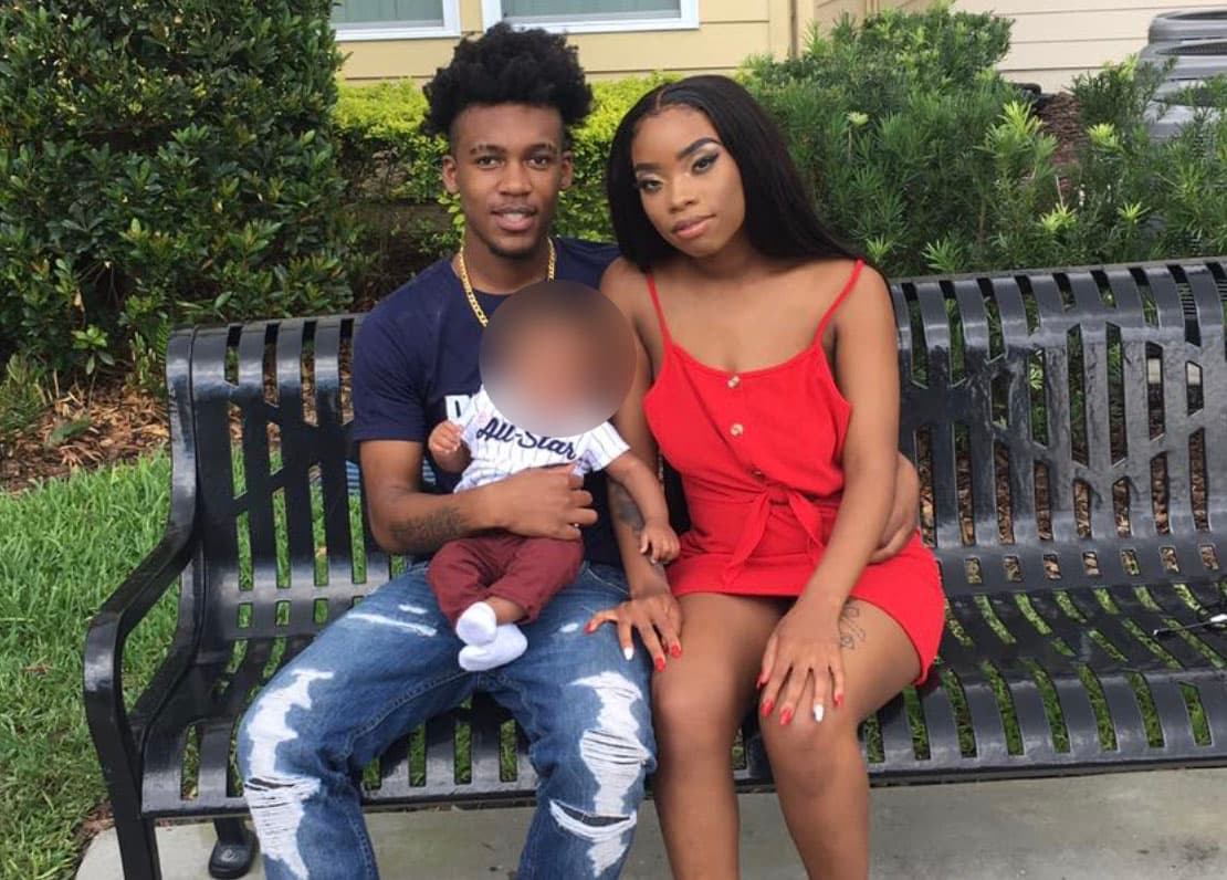 “En una investigación posterior, la Policia de Altamonte Springs descubrió evidencia de que un arma de fuego perteneciente a Avery había sido dejada cargada y sin asegurar en una mochila infantil de ‘Paw Patrol’ en el piso de la habitación de la pareja”, añade la Fiscalía.