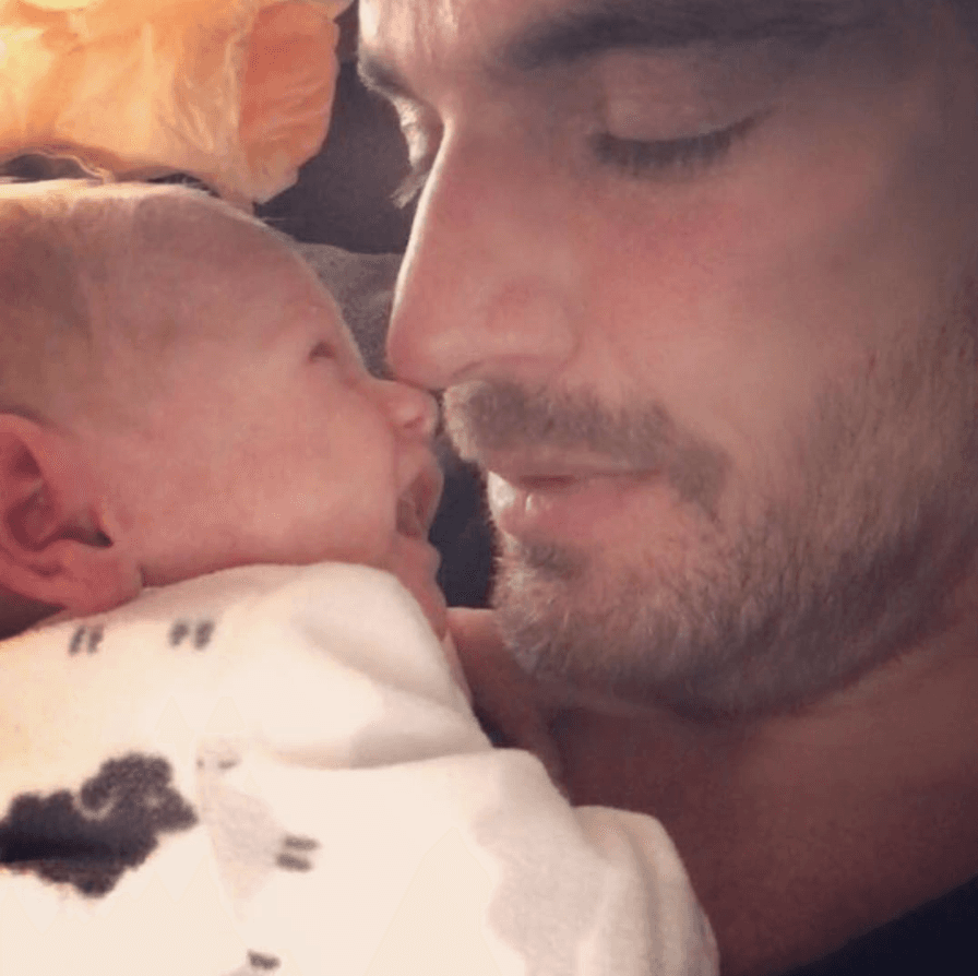 El 14 de noviembre de 2017 Julián Gil tuvo una buena noticia: la justicia mexicana falló a favor de que se le hiciera la prueba de ADN a Matías. "Que el mundo sepa que eres mi hijo ❤️. Gracias a la justicia mexicana por fallar a nuestro favor y poder demostrar que tú, Matías Gil, llevas mi sangre. Pronto se hará la prueba de ADN como lo pidió el juez. Te amo. Gracias mi Dios🙏🏼", compartió en Instagram.