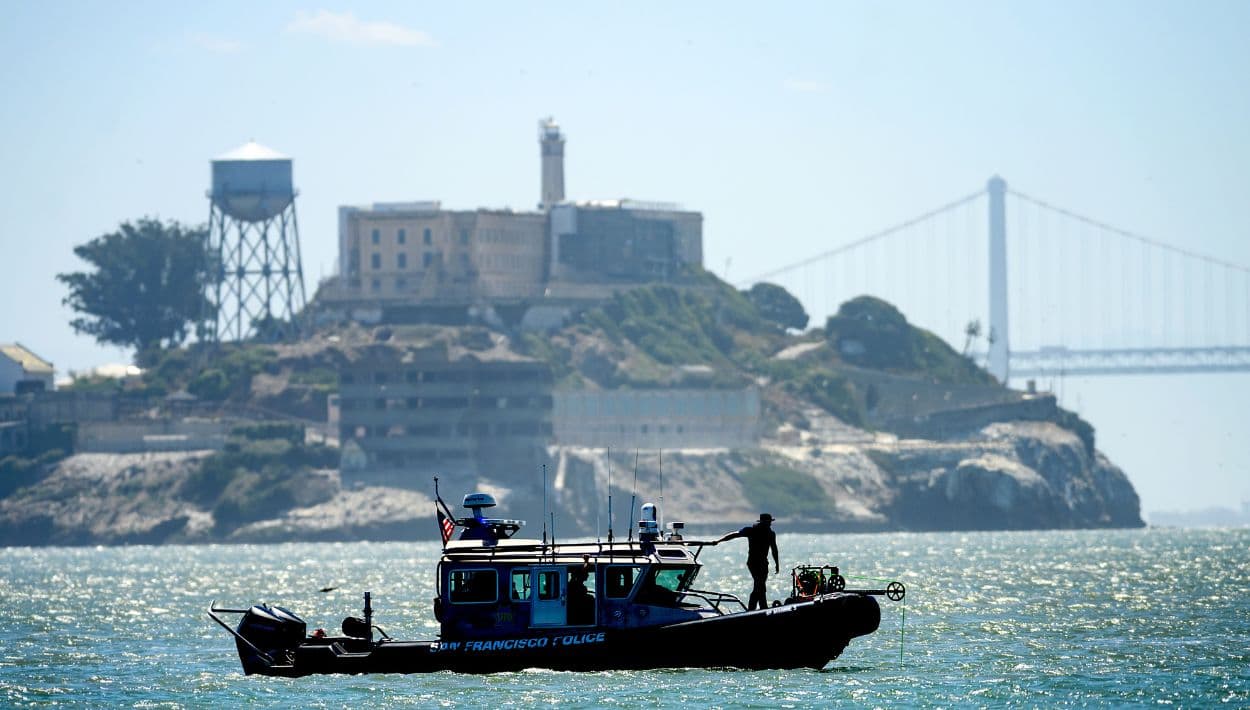 Tras 54 horas de rastreo, suspenden búsqueda de tres desaparecidos de la embarcación Volare cerca de Alcatraz