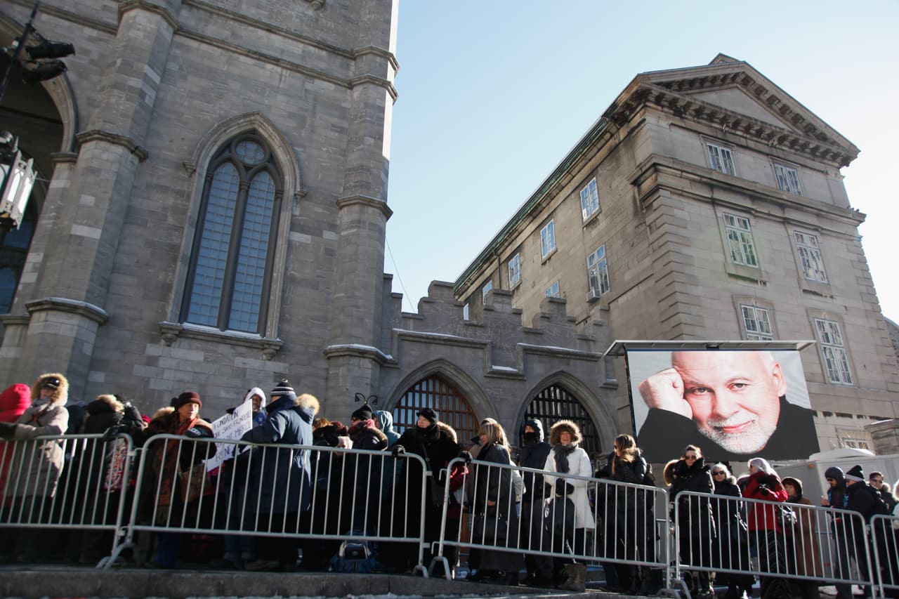 El número de asistentes creció conforme pasaron las horas.
