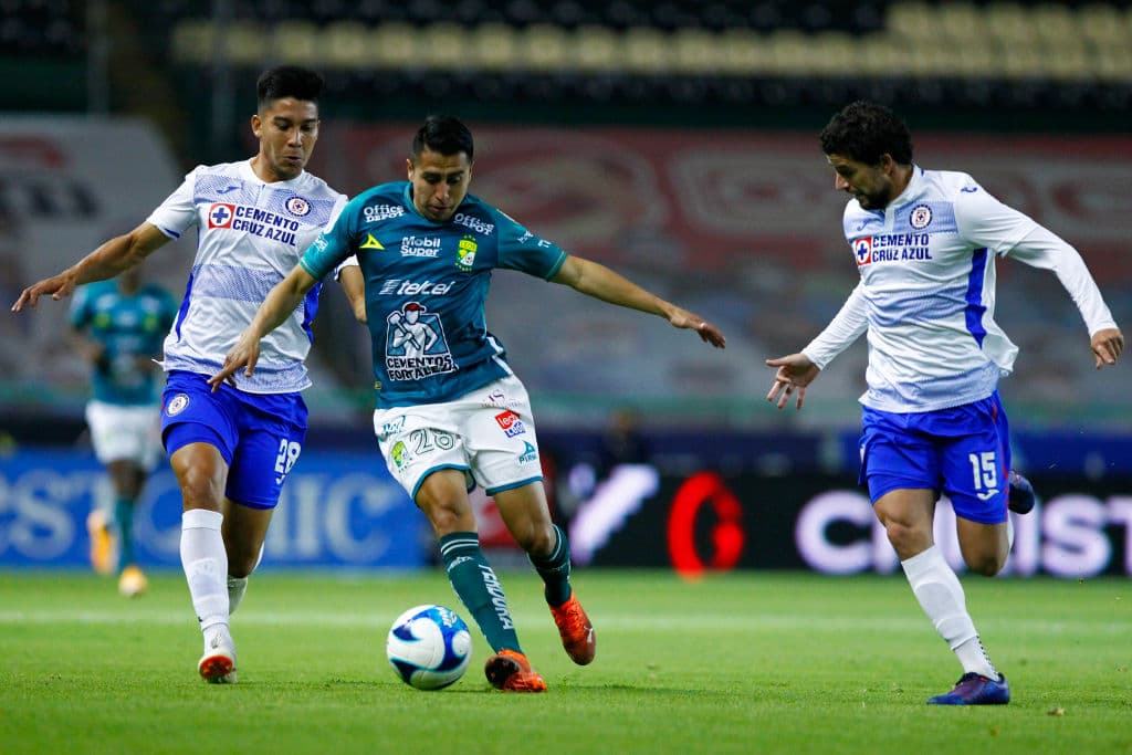 Brayan Angulo marcó a los 81’ el tanto que sentenció al actual campeón del futbol mexicano. León recibirá al Puebla y Cruz Azul hará lo propio con Mazatlán en la J9 del Guard1anes 2021.
