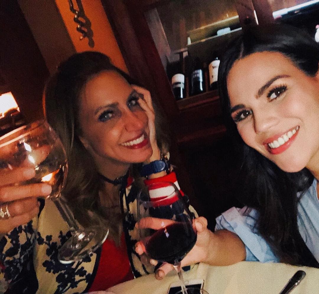 "Ya yo me había requete fijado en Karina, ya yo la seguía, ya yo le estaba haciendo 'stalking'", reveló Carlos, quien no lo tuvo muy fácil, pues Lili Estefan se negó varias veces a darle el teléfono de la mexicana.