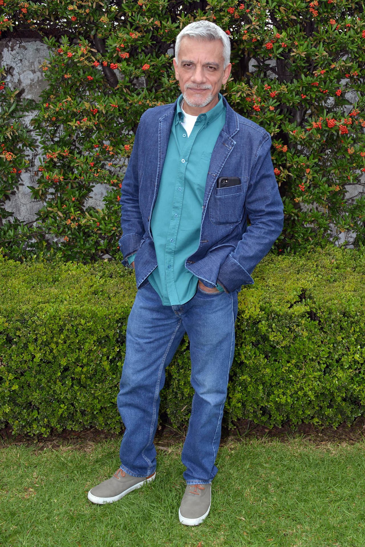 A raíz de esto
<b> <a href="http://www.univision.com/temas/juan-carlos-barreto">Juan Carlos</a></b> no ha parado de trabajar, haciendo 9 telenovelas continuas desde el año 2010. Sin lugar a dudas un gran actor de telenovelas.