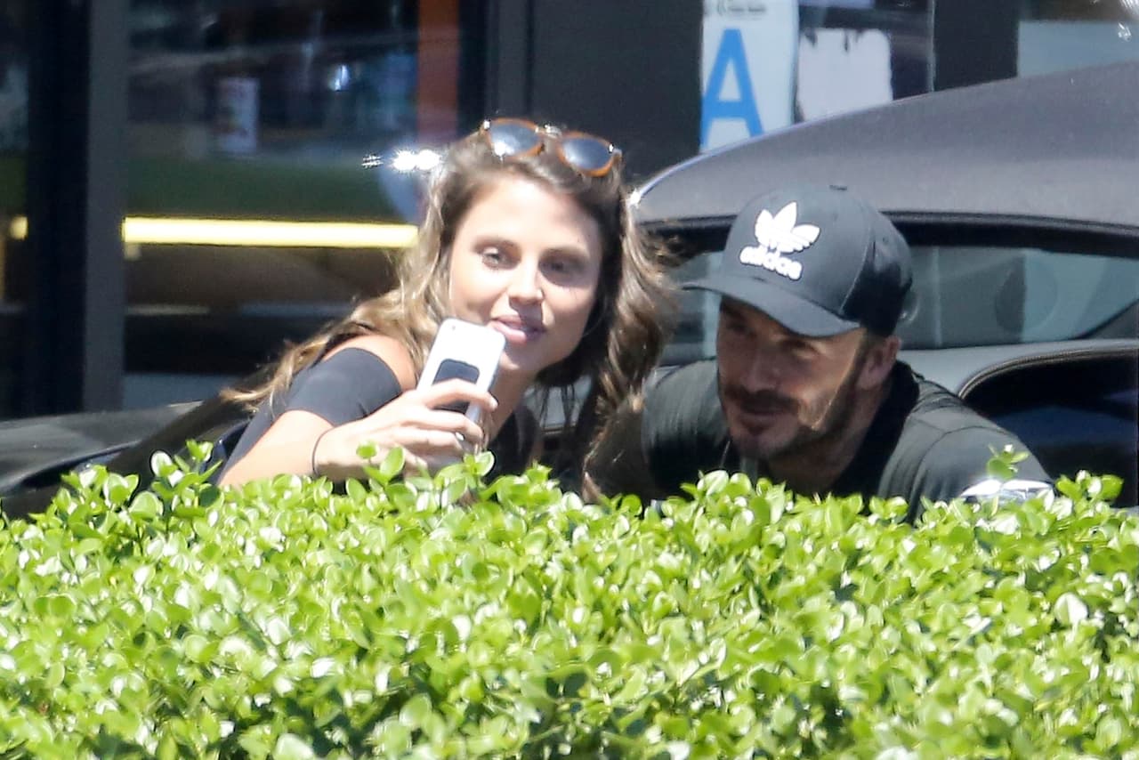 Sin duda esta mujer recibió uno de los momentos más agradables al poderse tomar una foto con él.