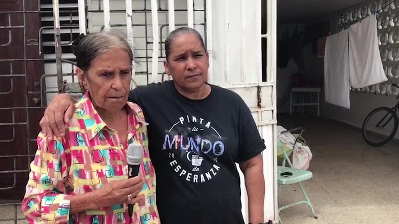 "Ten calma y Dios te me bendiga", dice una madre de Levittown, Puerto Rico, a su hijo en Florida