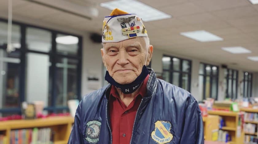Vince Golembiowski durante su graduación de la Clyde High School