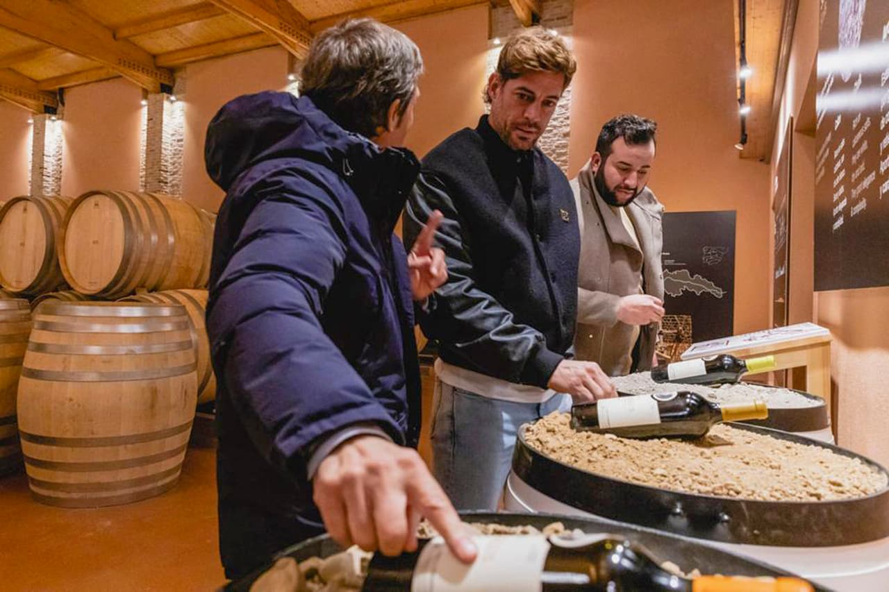 En horas recientes, los dos han compartido imágenes en sus cuentas de Instagram visitando los mismos lugares. 
<br>