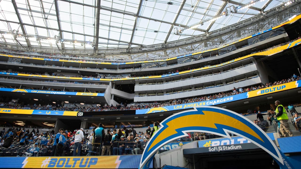 Vista interior general del estadio SoFi, sede de Los Angeles Chargers antes de un partido de fútbol americano de la NFL contra los Kansas City Chiefs, el domingo 7 de enero de 2024, en Inglewood, California.
