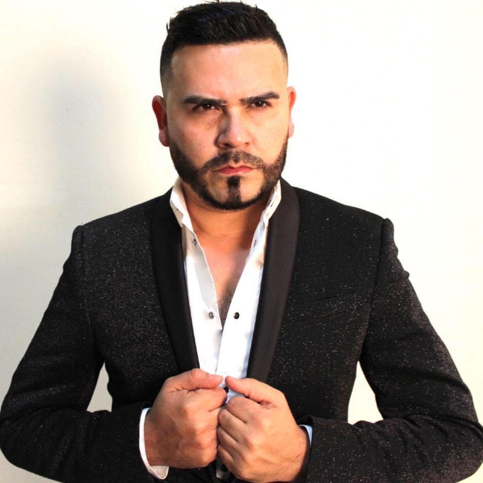 El también compositor forma parte del sello discográfico de Pancho Barraza.