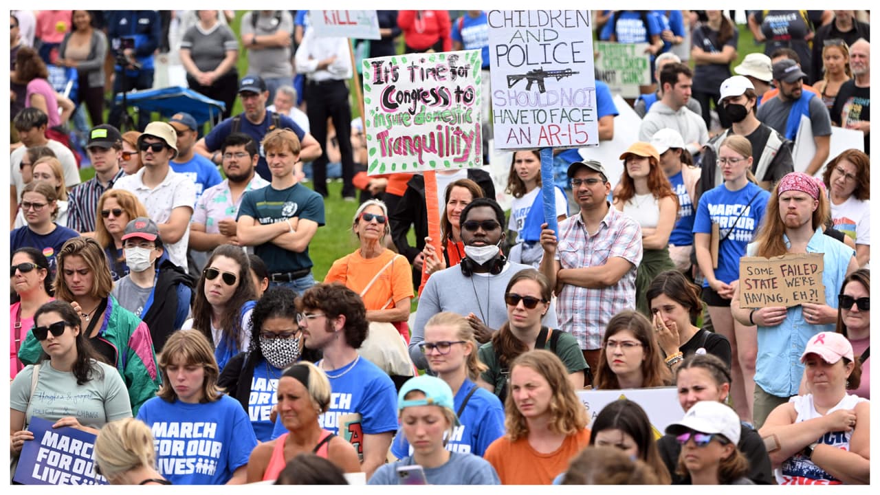 Miles de personas se reúnen en March for Our Lives en Parkland, en contra de los tiroteos y las armas