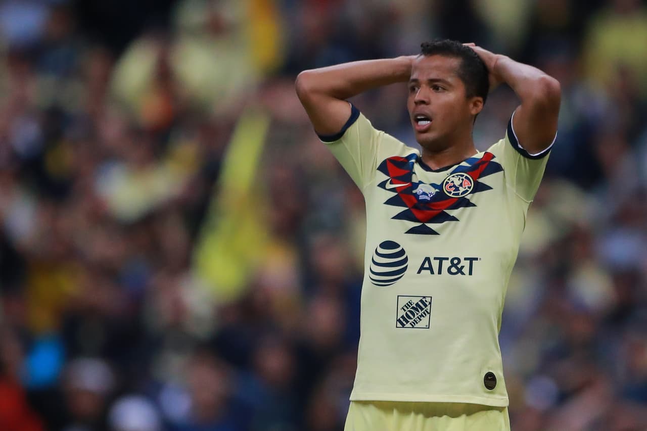 Por otra parte, los jugadores inamovibles en zona de ataque producto de las lesiones, son Giovani dos Santos y Henry Martin, quienes se han convertido en la dupla de confianza para Miguel Herrera, cada uno ha jugado 435 minutos en el Clausura 2020.