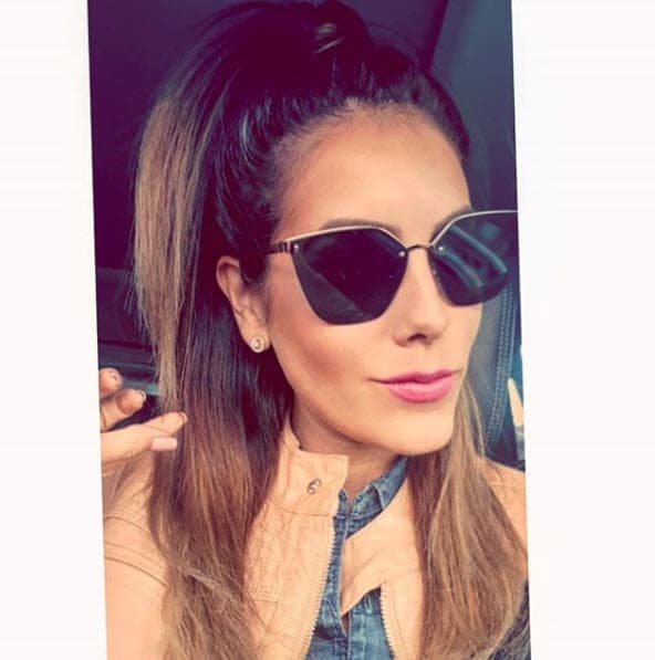 Entró al mundo del entretenimiento gracias a que fue conductora de un programa en la televisión local de Guadalajara, pero su gran oportunidad le llegó cuando participó en el certamen 'Nuestra Belleza Jalisco 2012', en el cual resultó ganadora.